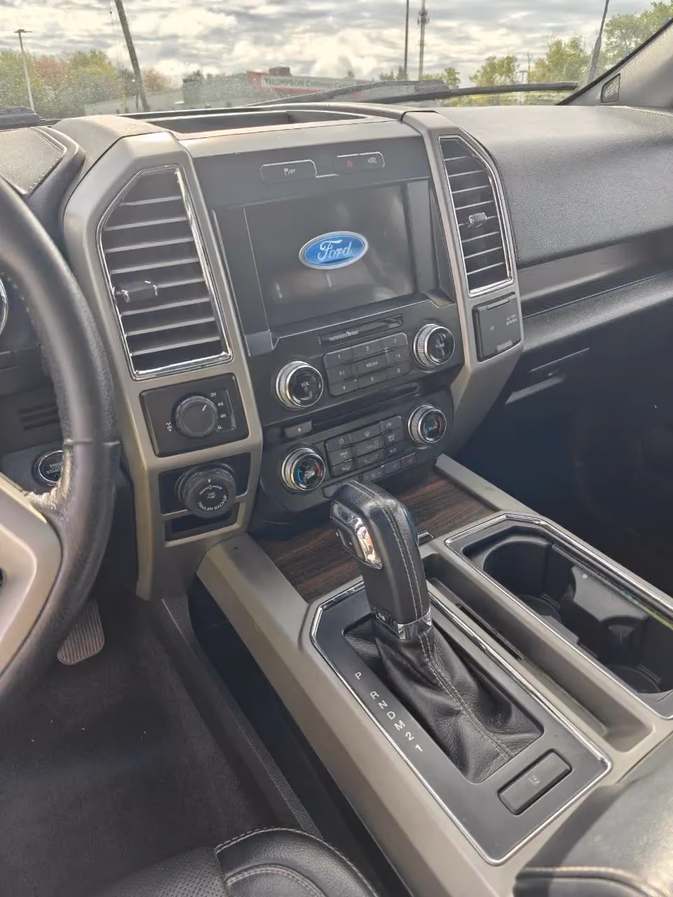 2016 Ford F150 SuperCrew Cab — photo 18 of 25