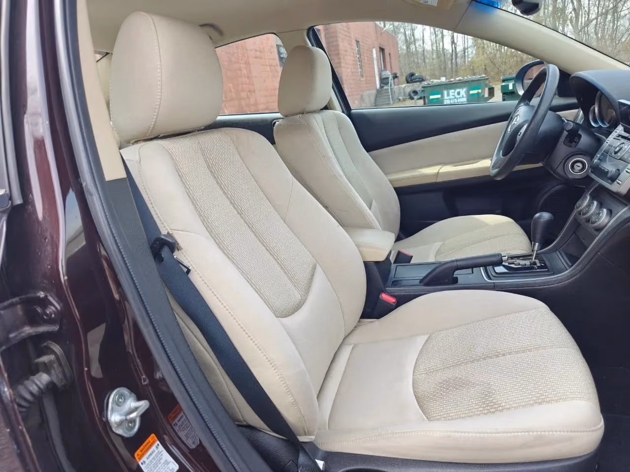 2011 MAZDA MAZDA6 i Sport Sedan 4D — photo 12 of 41