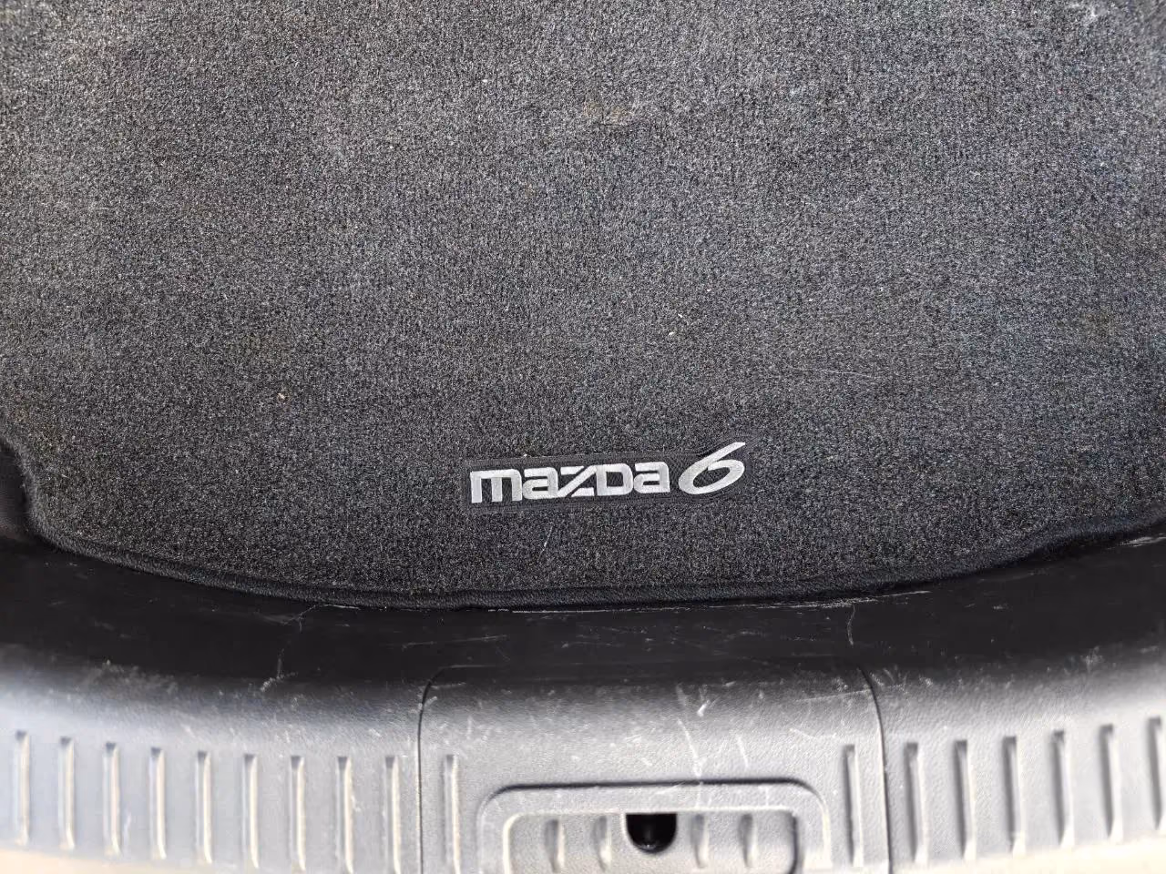 2011 MAZDA MAZDA6 i Sport Sedan 4D — photo 24 of 41