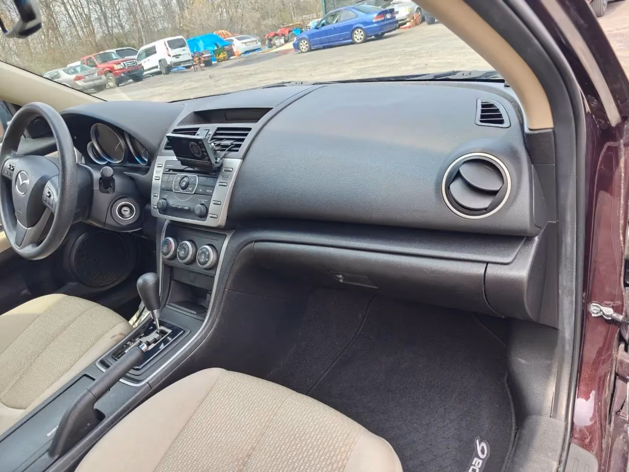 2011 MAZDA MAZDA6 i Sport Sedan 4D — photo 15 of 41