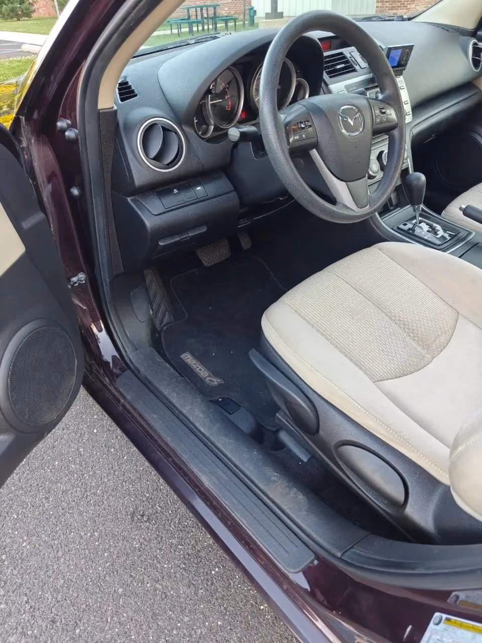 2011 MAZDA MAZDA6 i Sport Sedan 4D — photo 39 of 41