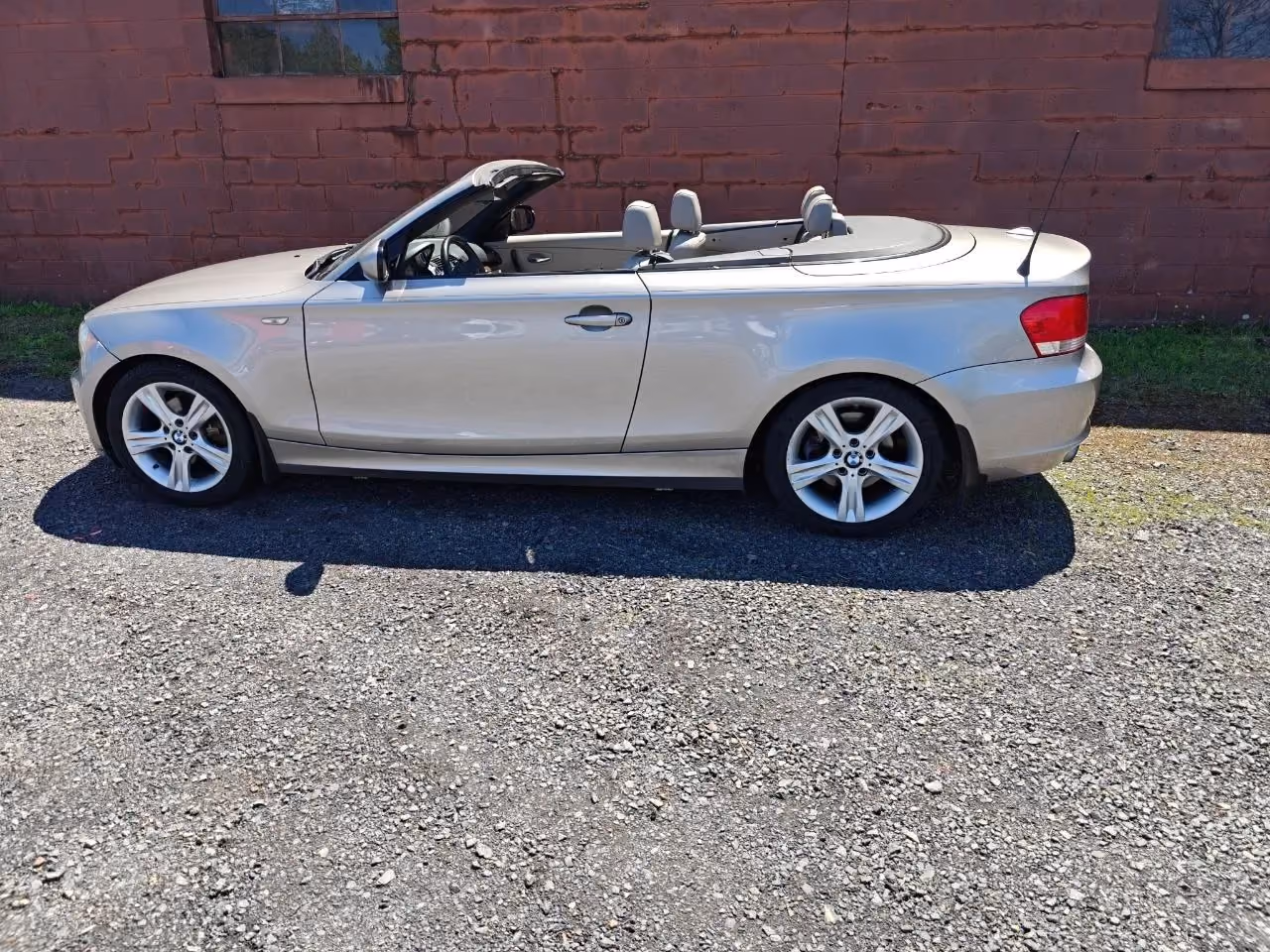2010 BMW 1 Series 128i Convertible 2D — photo 6 of 16