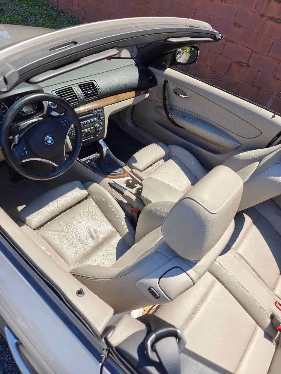 2010 BMW 1 Series 128i Convertible 2D — photo 15 of 16