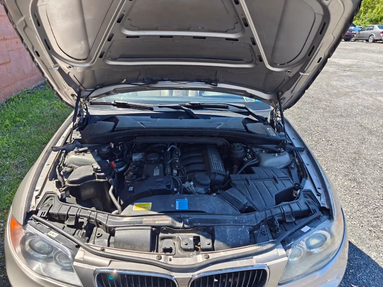 2010 BMW 1 Series 128i Convertible 2D — photo 16 of 16