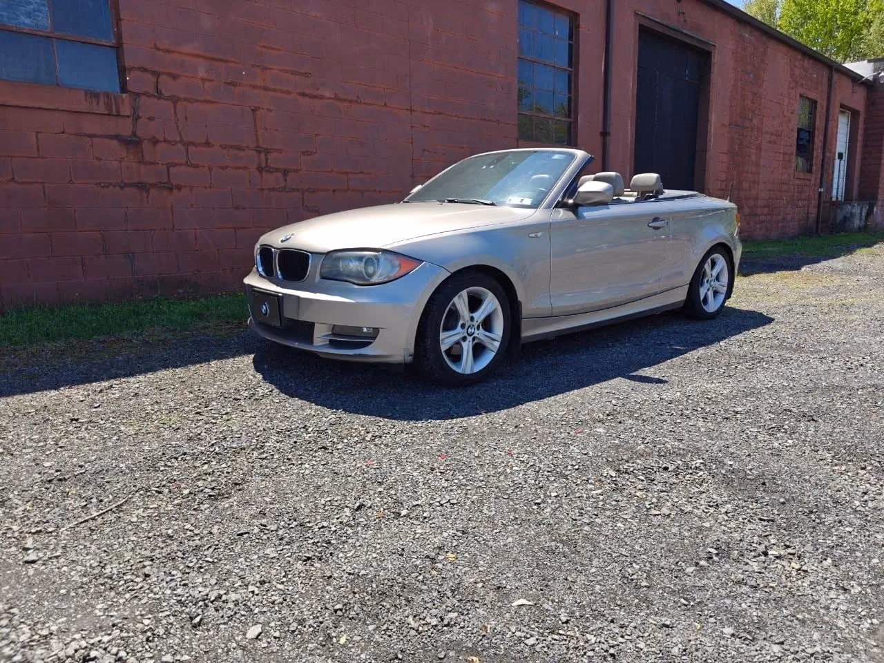 2010 BMW 1 Series 128i Convertible 2D — photo 2 of 16
