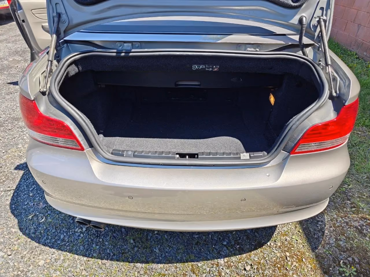 2010 BMW 1 Series 128i Convertible 2D — photo 4 of 16