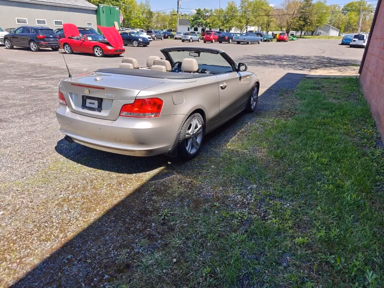 2010 BMW 1 Series 128i Convertible 2D — photo 8 of 16