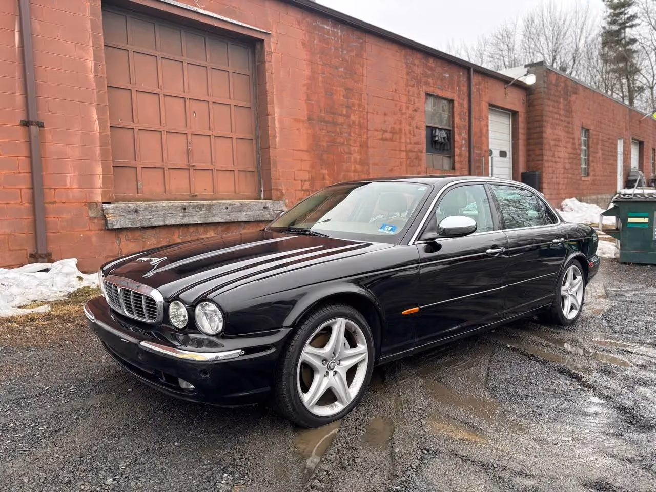 2005 Jaguar XJ XJ Vanden Plas Sedan 4D — photo 1 of 26
