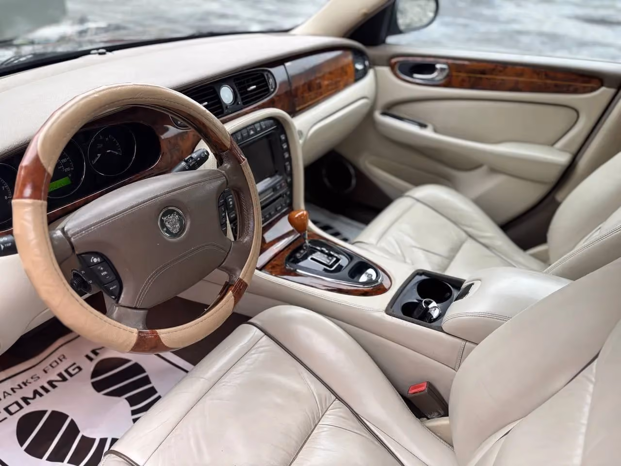2005 Jaguar XJ XJ Vanden Plas Sedan 4D — photo 24 of 26