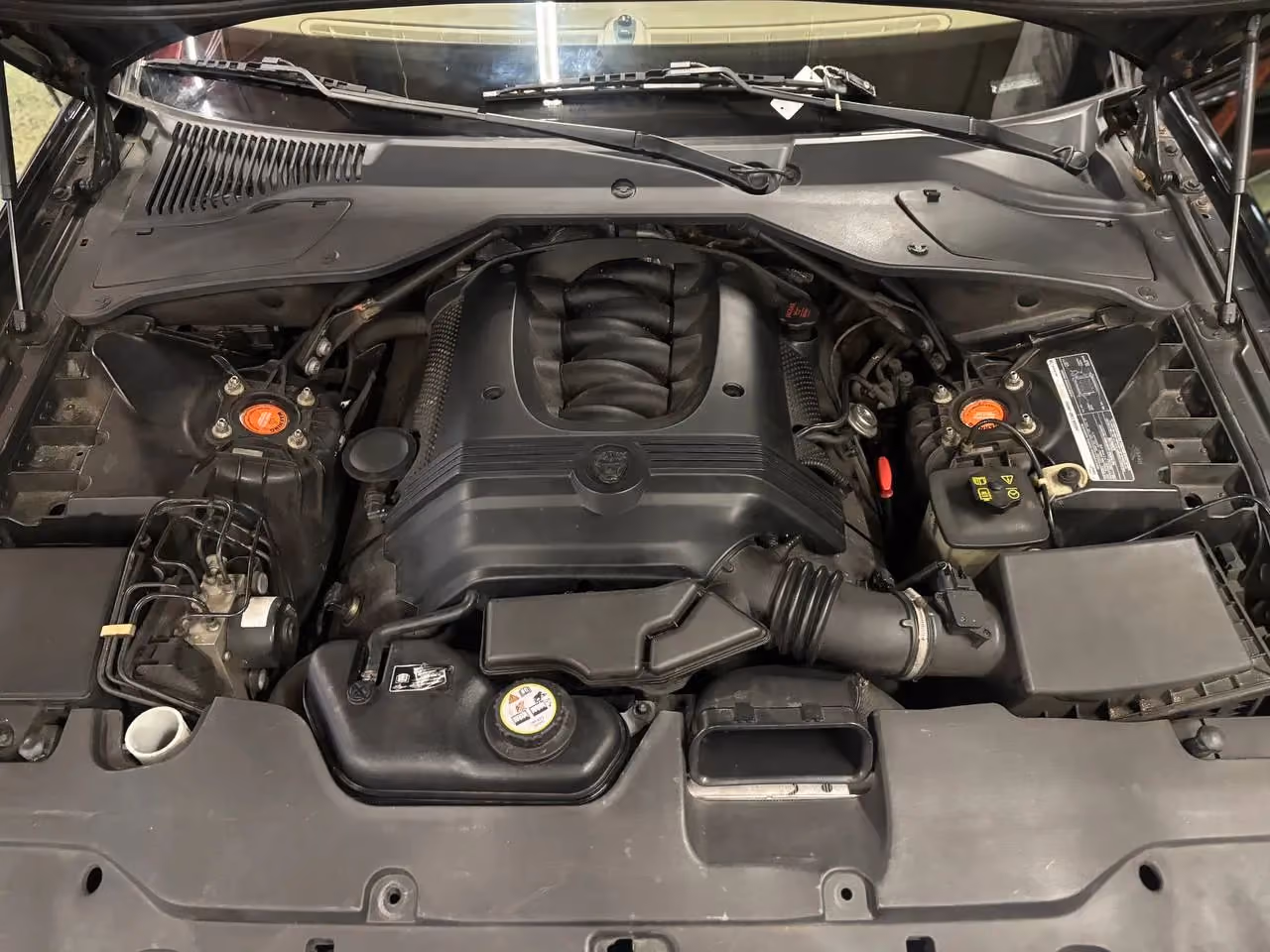 2005 Jaguar XJ XJ Vanden Plas Sedan 4D — photo 9 of 26