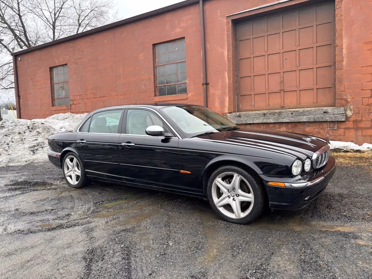 2005 Jaguar XJ XJ Vanden Plas Sedan 4D — photo 3 of 26
