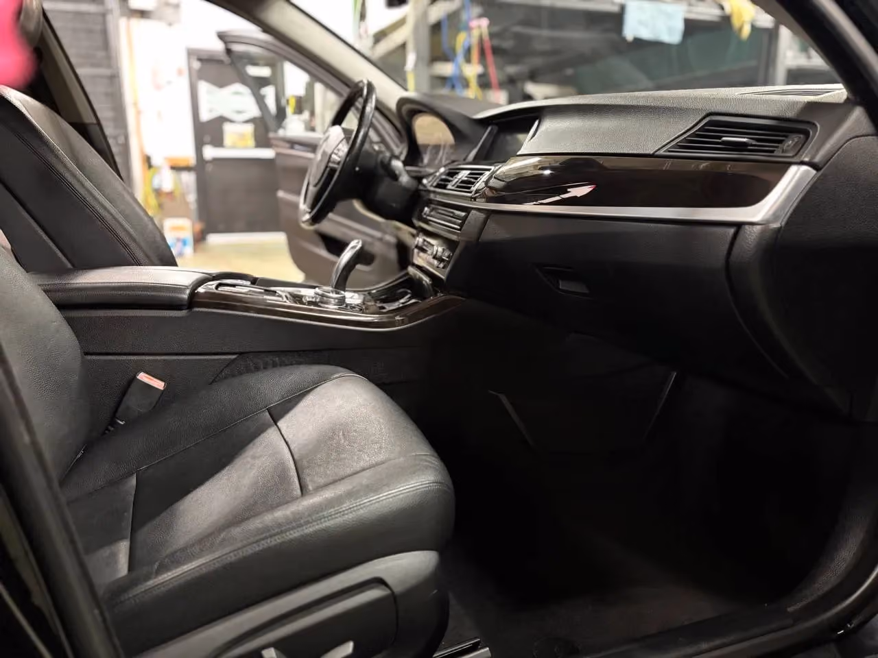 2014 BMW 5 Series 535d xDrive Sedan 4D — photo 33 of 73