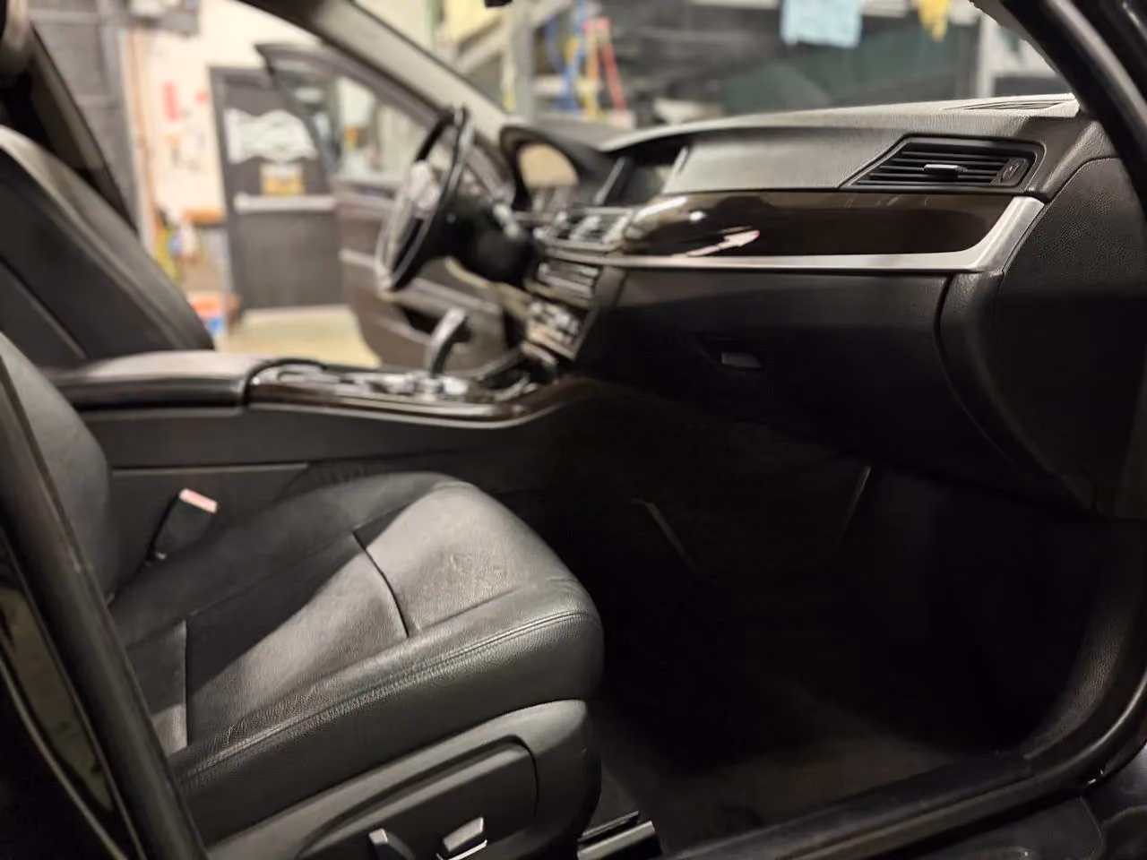 2014 BMW 5 Series 535d xDrive Sedan 4D — photo 30 of 73