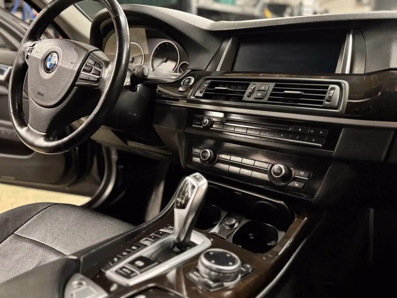 2014 BMW 5 Series 535d xDrive Sedan 4D — photo 20 of 73