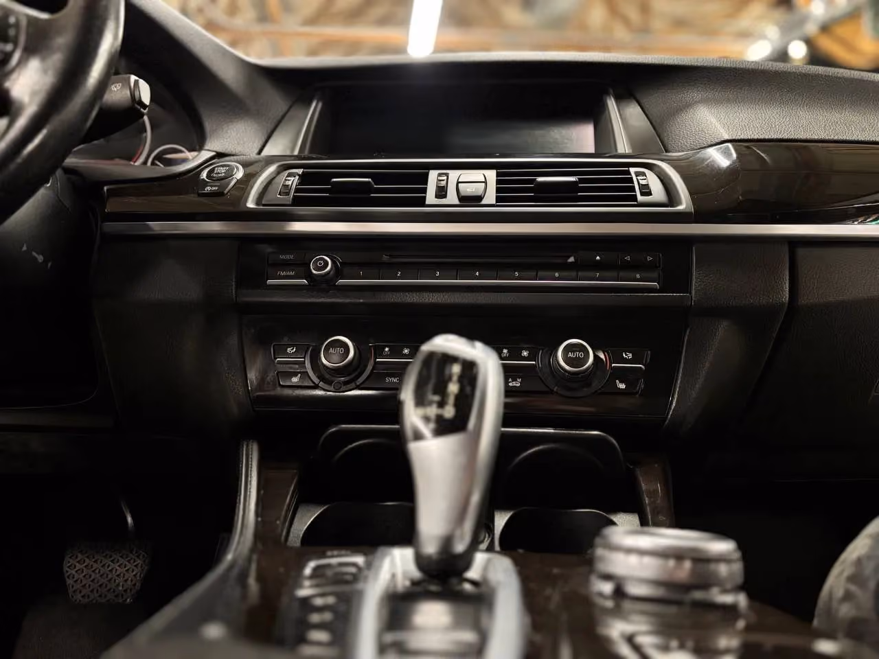 2014 BMW 5 Series 535d xDrive Sedan 4D — photo 17 of 73
