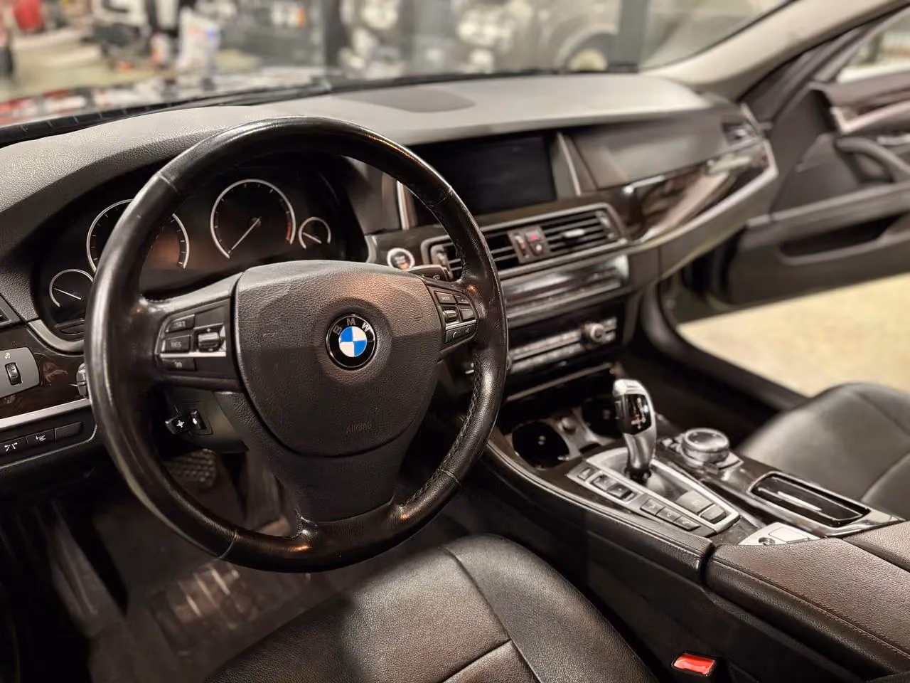 2014 BMW 5 Series 535d xDrive Sedan 4D — photo 53 of 73