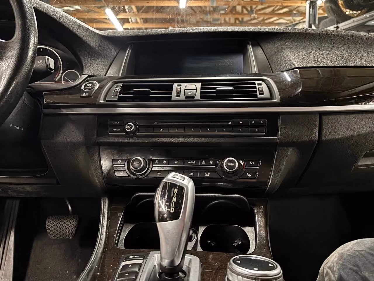 2014 BMW 5 Series 535d xDrive Sedan 4D — photo 13 of 73