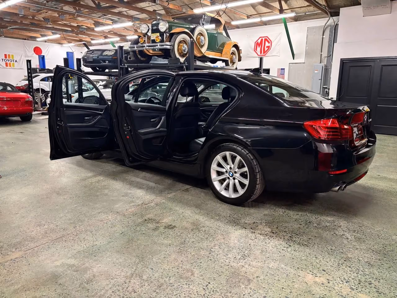 2014 BMW 5 Series 535d xDrive Sedan 4D — photo 2 of 73