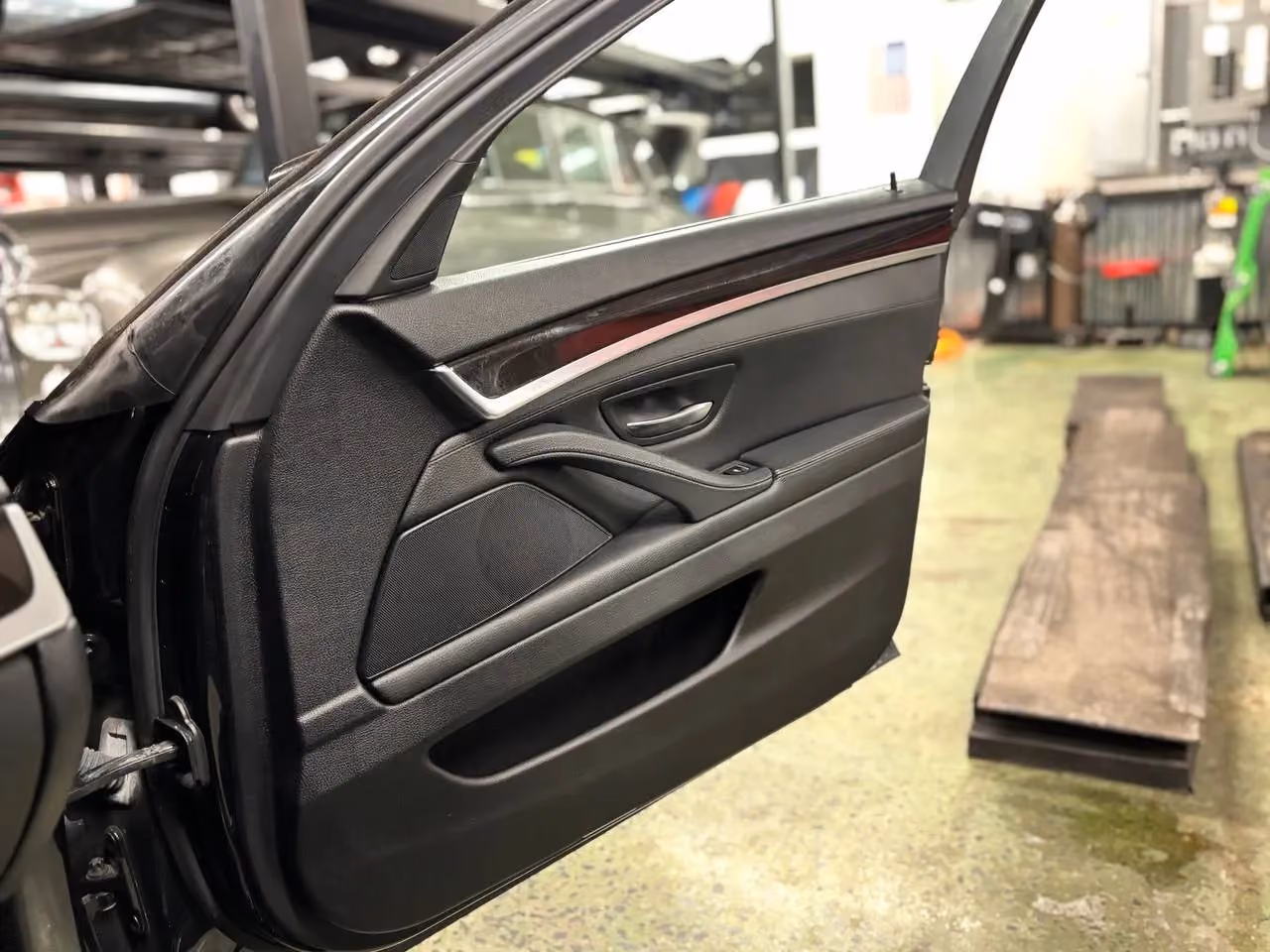 2014 BMW 5 Series 535d xDrive Sedan 4D — photo 12 of 73