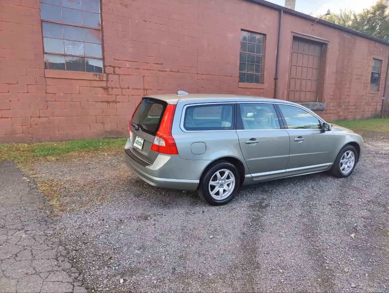 2008 Volvo V70 3.2 Wagon 4D — photo 16 of 34