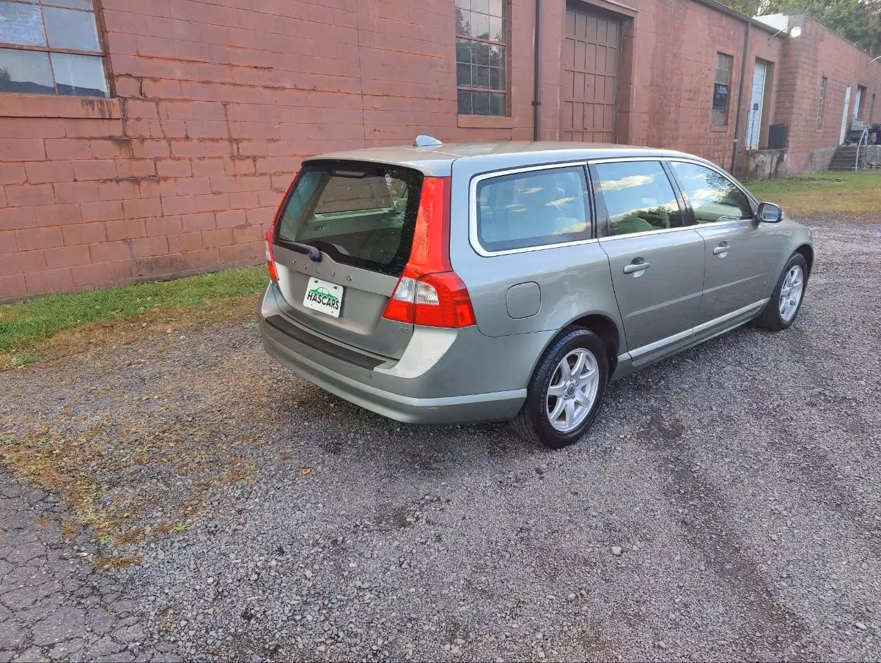 2008 Volvo V70 3.2 Wagon 4D — photo 17 of 34