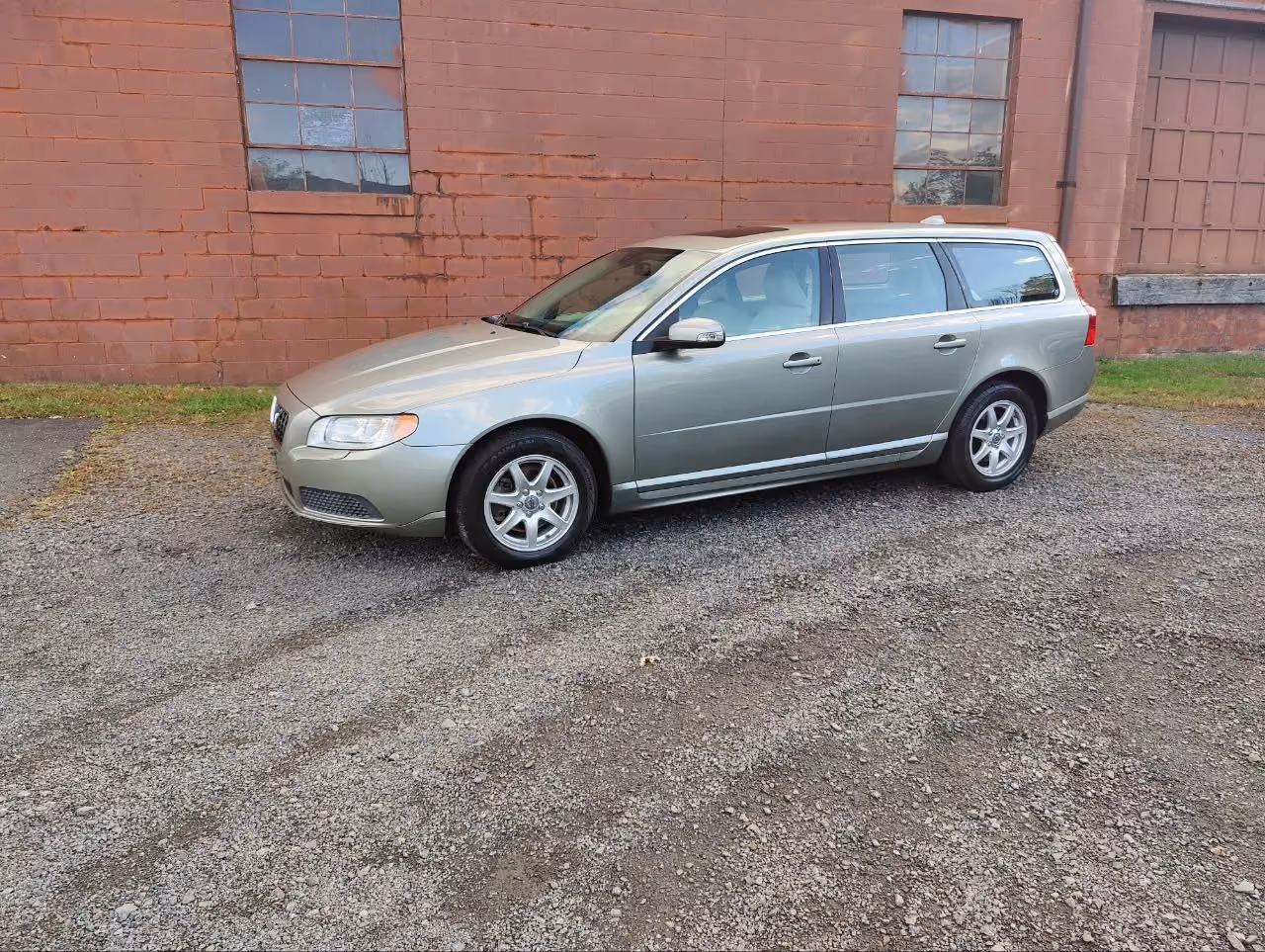 2008 Volvo V70 3.2 Wagon 4D — photo 25 of 34