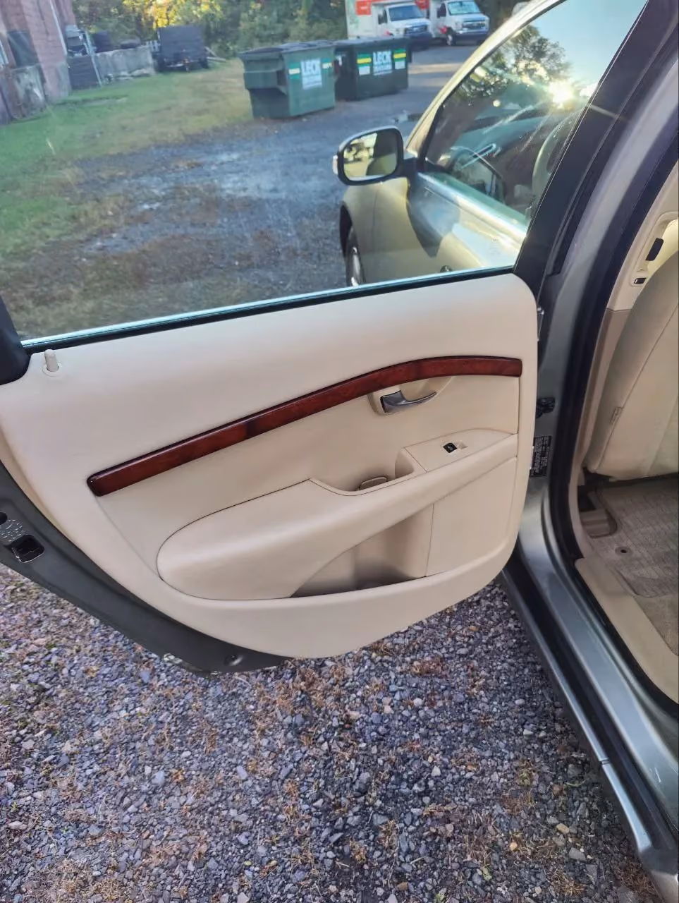 2008 Volvo V70 3.2 Wagon 4D — photo 15 of 34