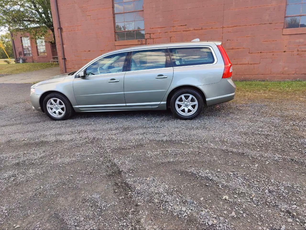2008 Volvo V70 3.2 Wagon 4D — photo 23 of 34