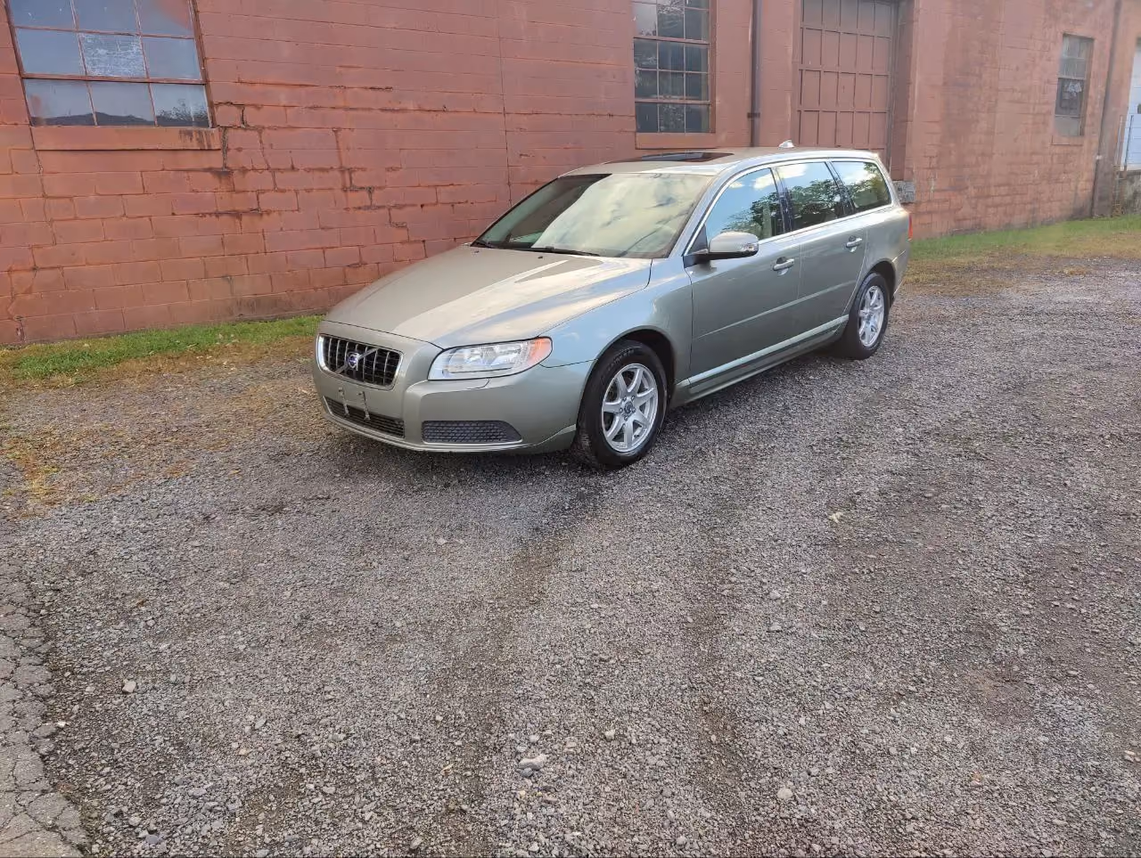 2008 Volvo V70 3.2 Wagon 4D — photo 27 of 34