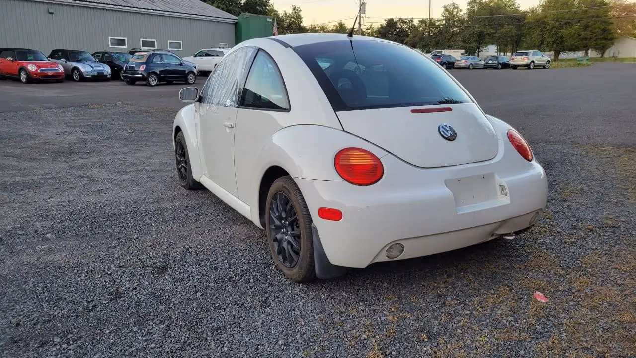 2001 Volkswagen New Beetle GLS Hatchback 2D — photo 5 of 7