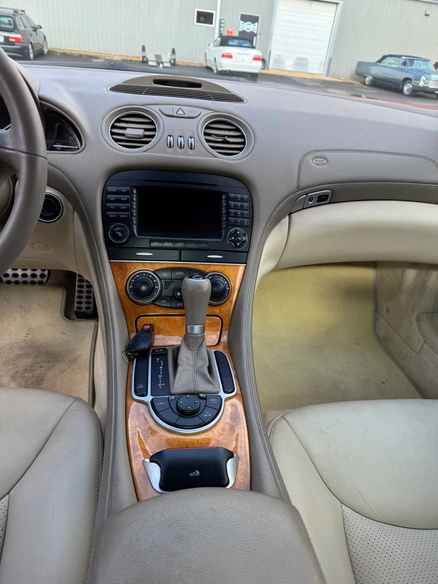 2006 Mercedes-Benz SL-Class SL 500 Roadster 2D — photo 13 of 60