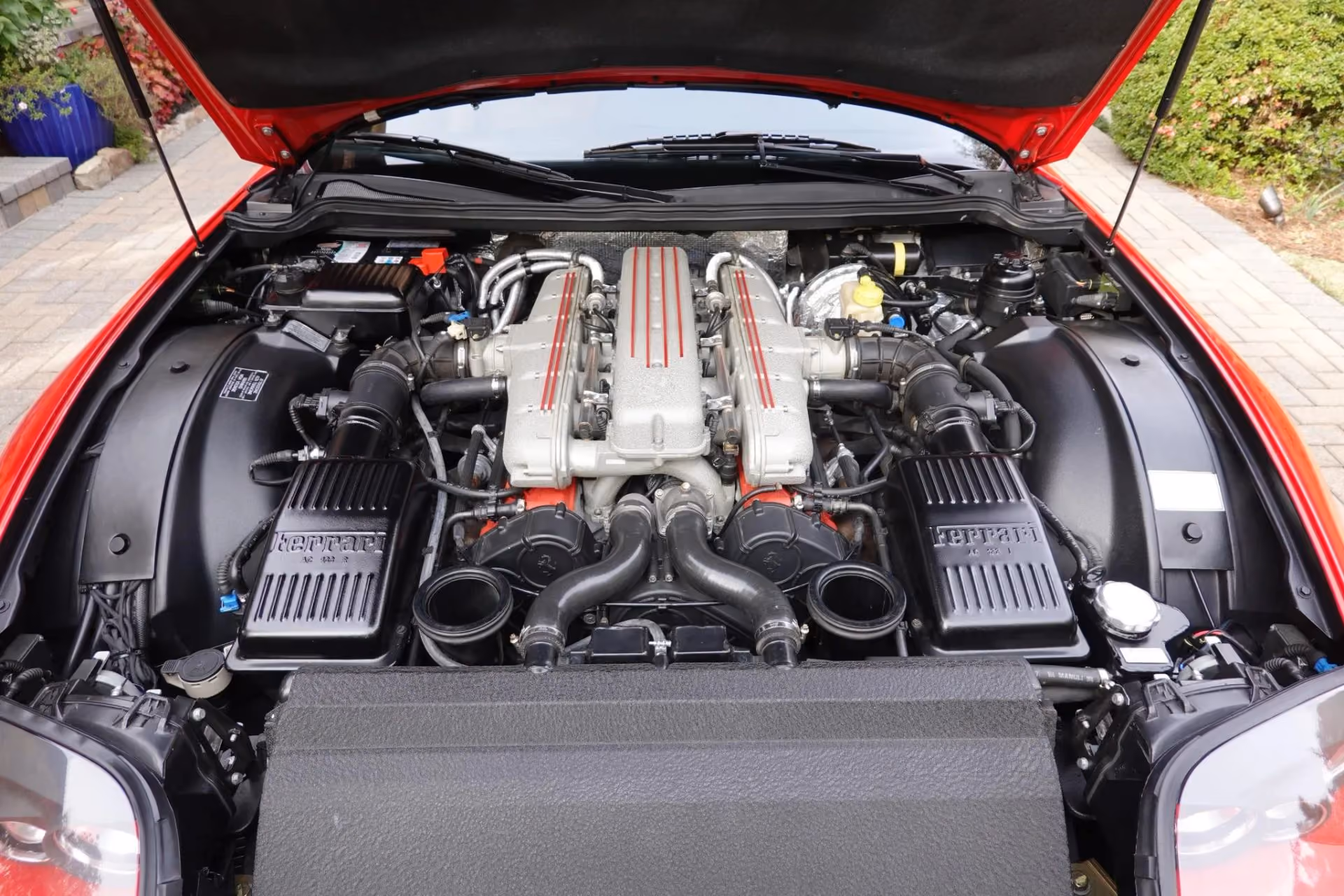 2000 Ferrari 550 Maranello — photo 17 of 47