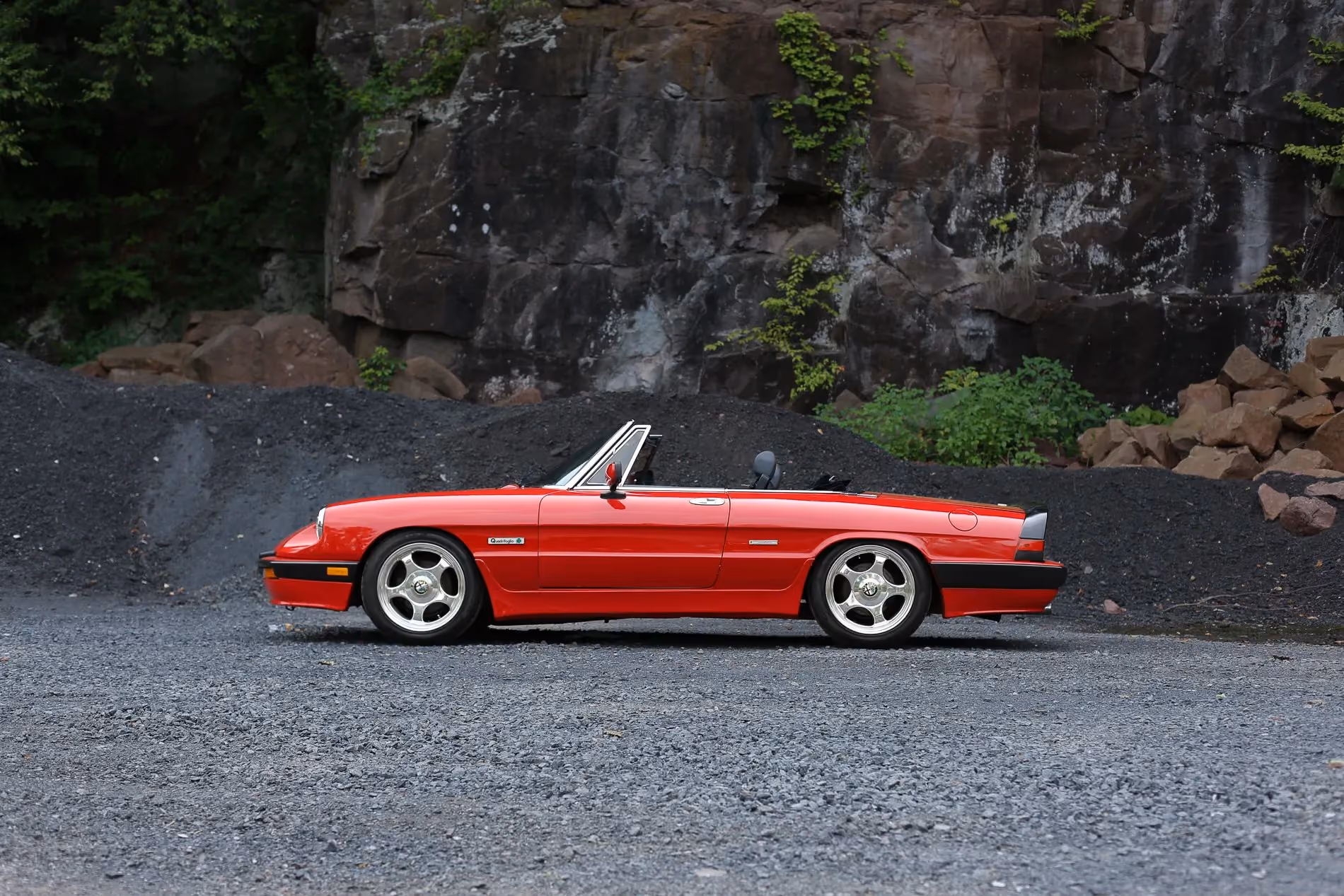 1989 Alfa Romeo Spider — photo 9 of 43