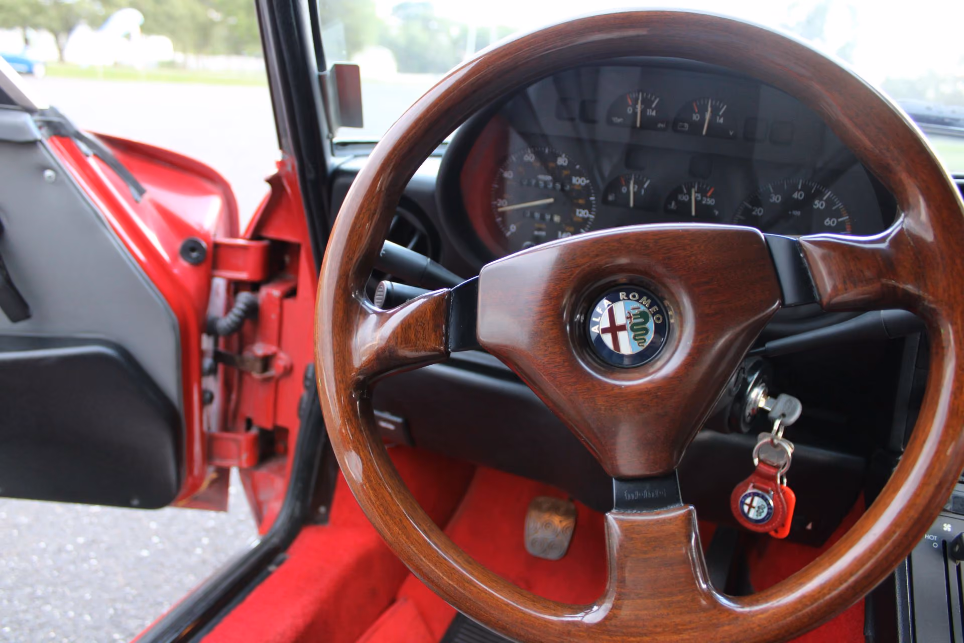 1989 Alfa Romeo Spider — photo 39 of 43