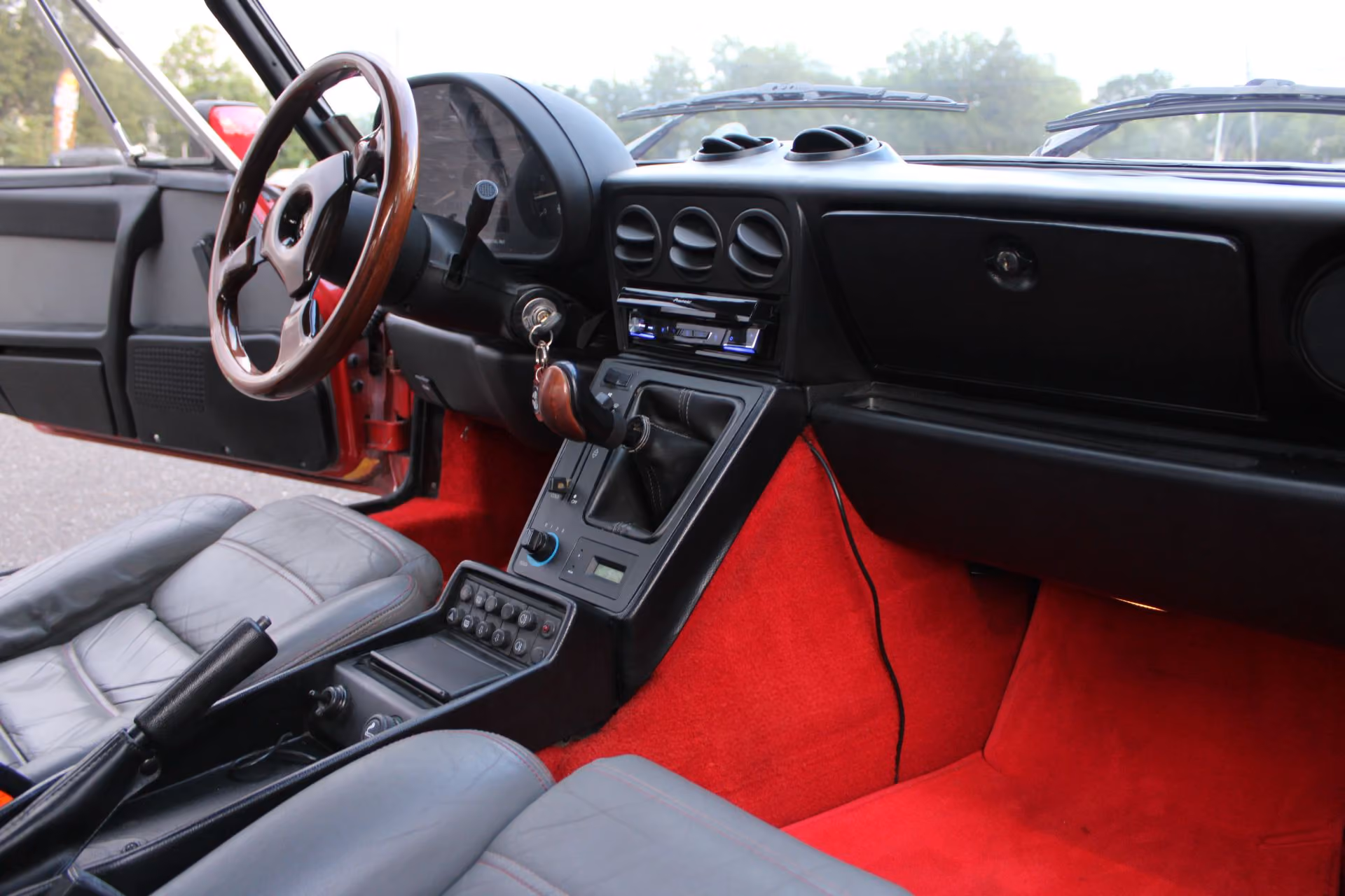 1989 Alfa Romeo Spider — photo 36 of 43