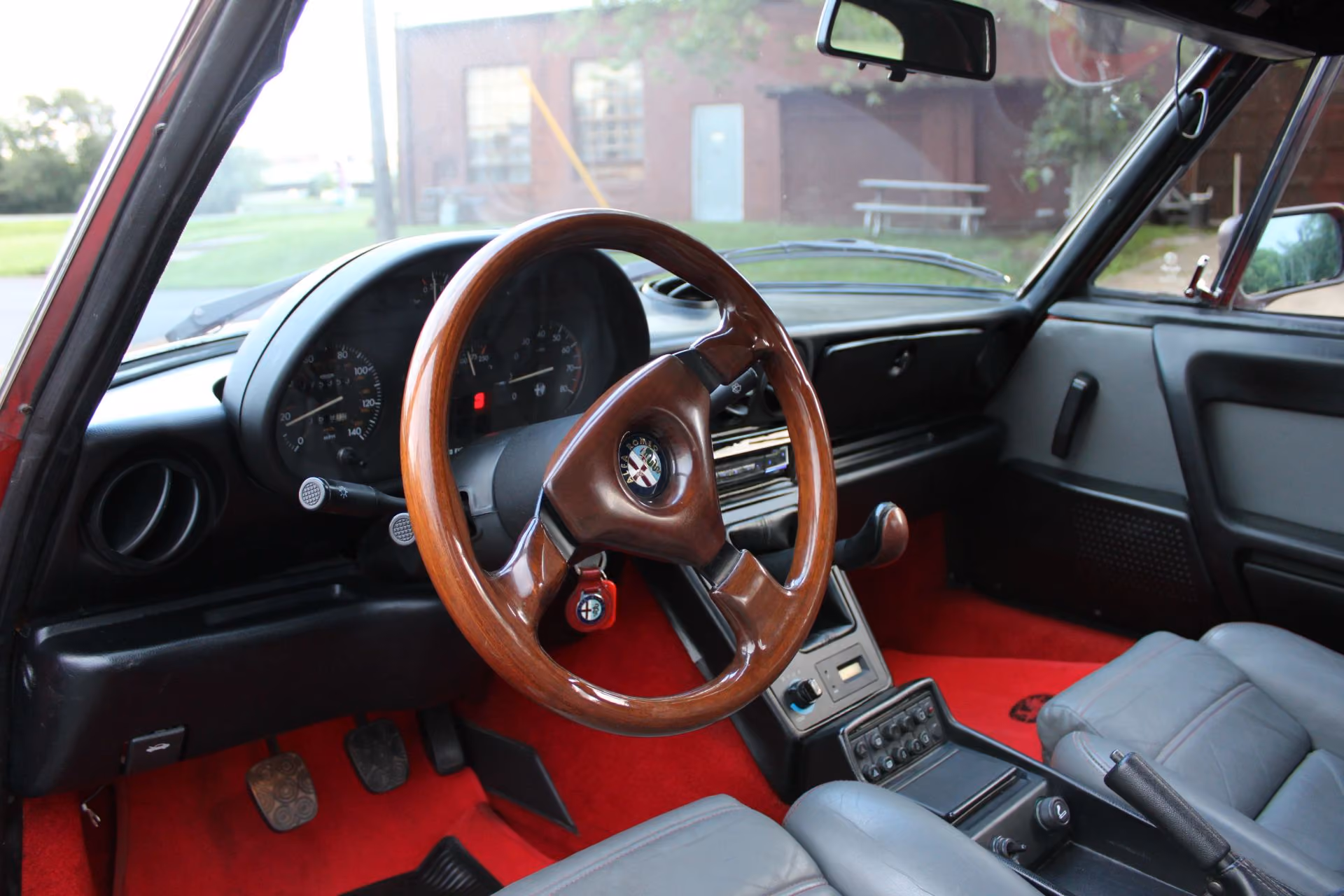 1989 Alfa Romeo Spider — photo 33 of 43