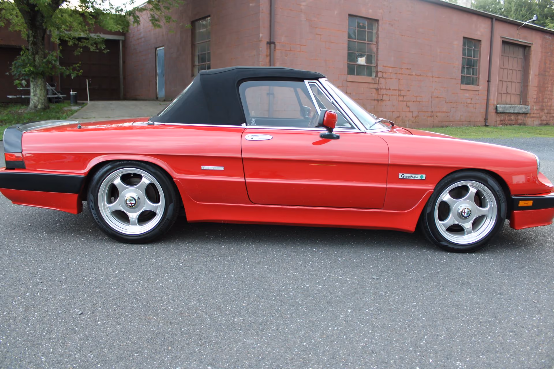 1989 Alfa Romeo Spider — photo 41 of 43