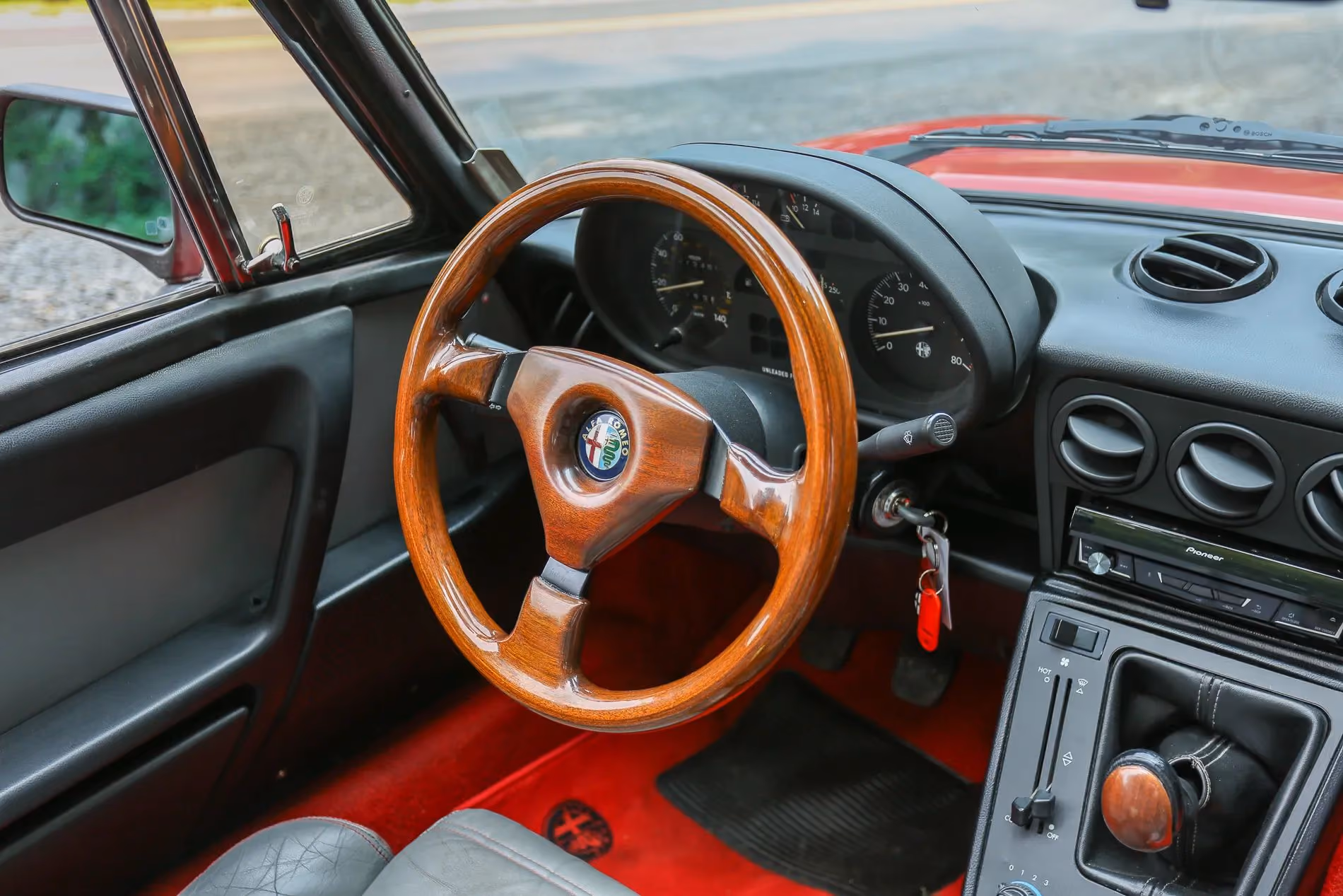 1989 Alfa Romeo Spider — photo 14 of 43