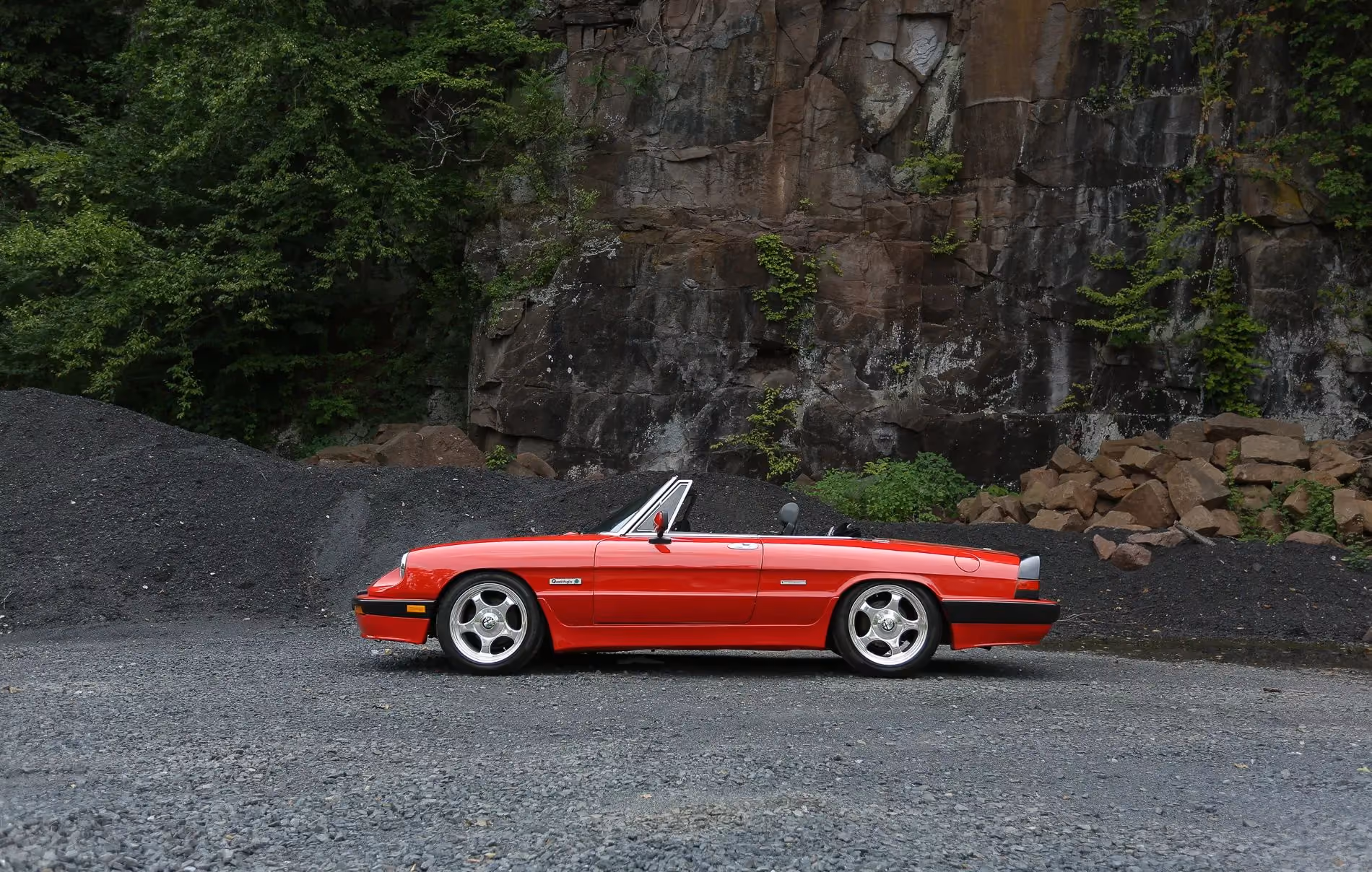 1989 Alfa Romeo Spider — photo 15 of 43