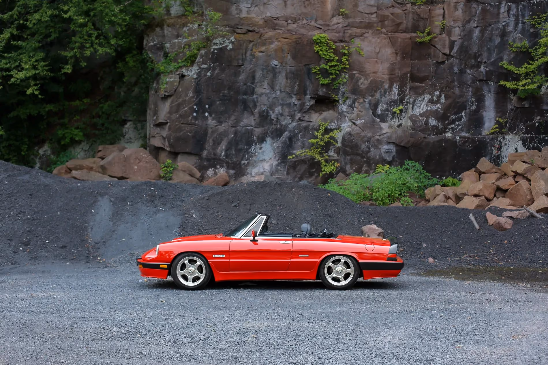 1989 Alfa Romeo Spider — photo 12 of 43