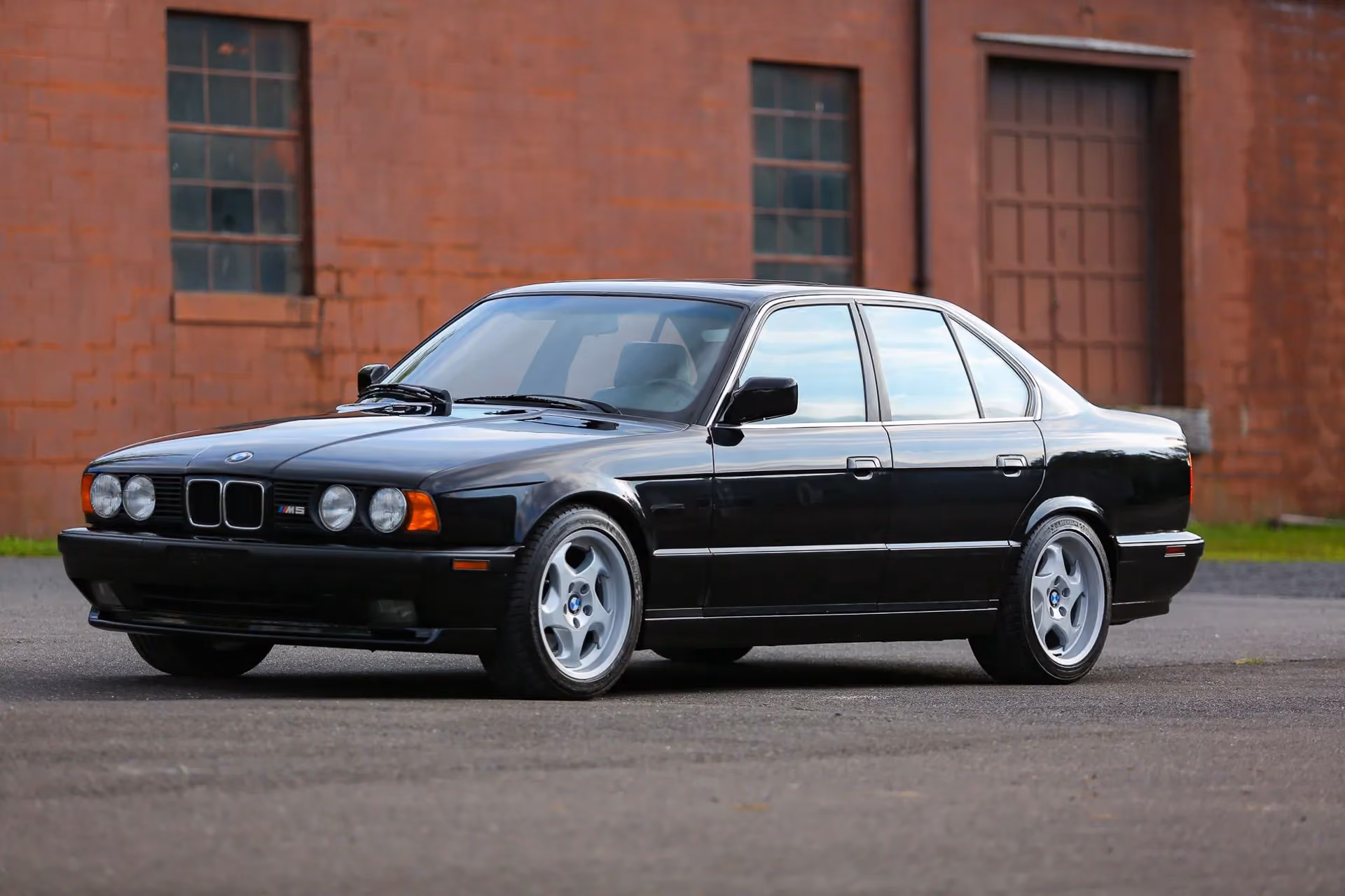 1991 BMW E34 M5 — photo 11 of 73