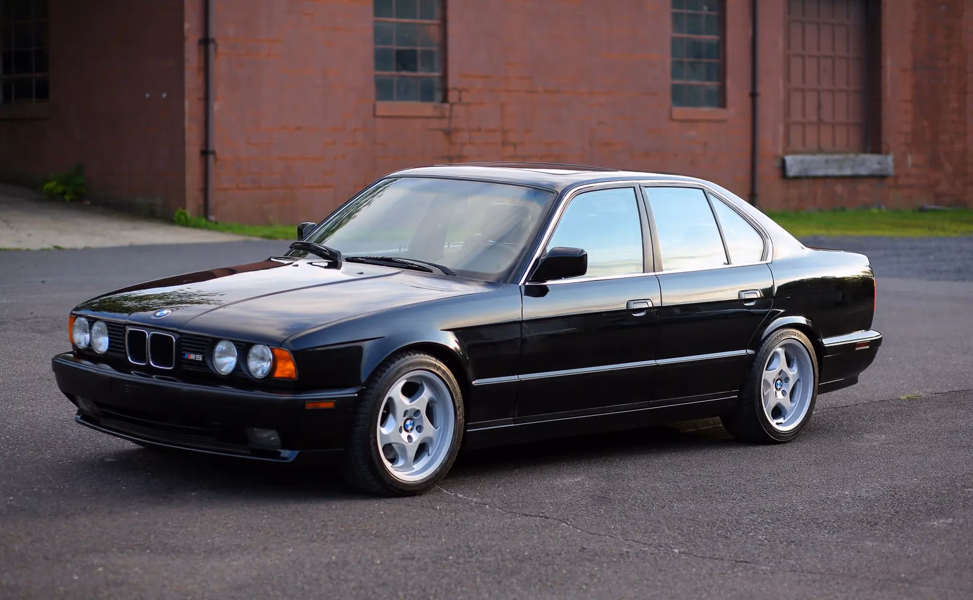 1991 BMW E34 M5 — photo 3 of 73