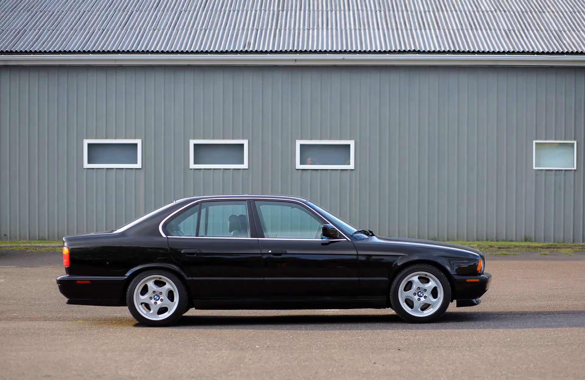 1991 BMW E34 M5 — photo 2 of 73