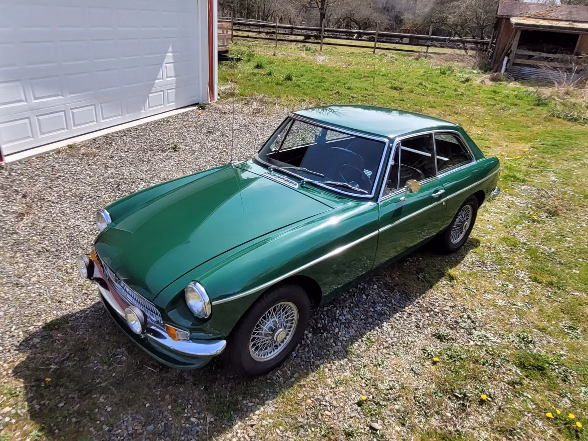 1967 MG MGB GT — photo 1 of 20