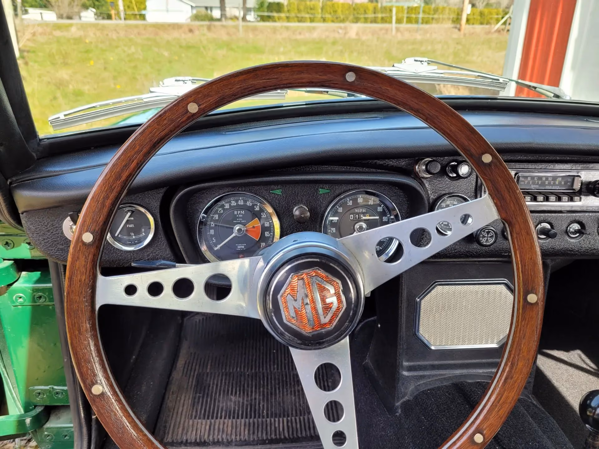 1967 MG MGB GT — photo 2 of 20