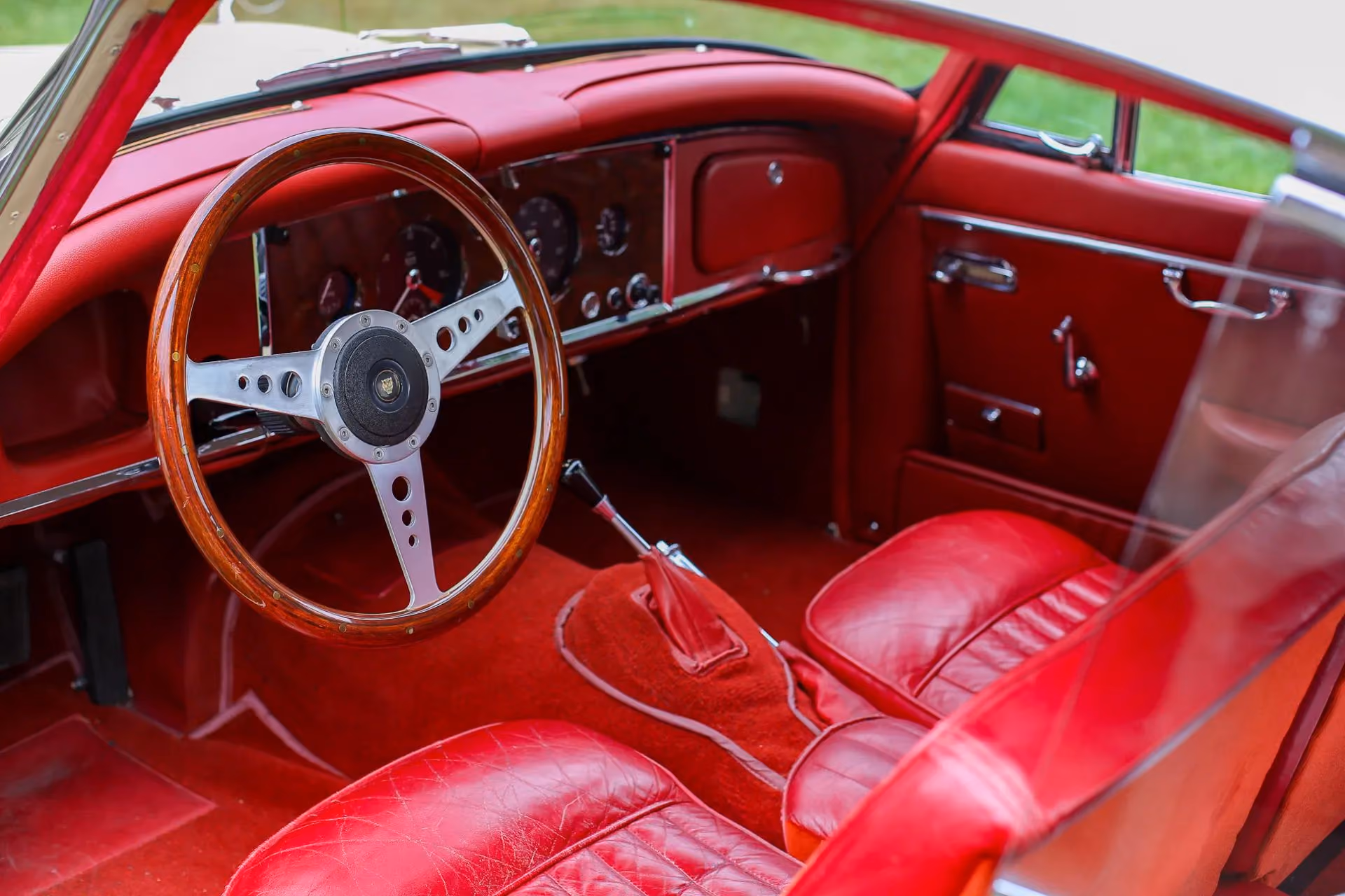 1958 Jaguar XK150 — photo 9 of 13