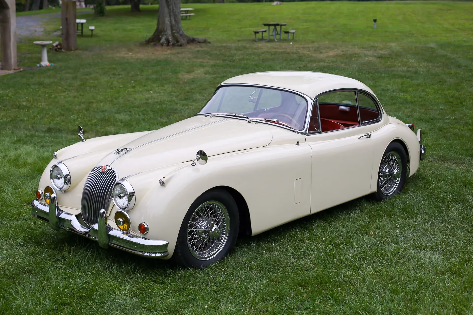1958 Jaguar XK150 — photo 4 of 13