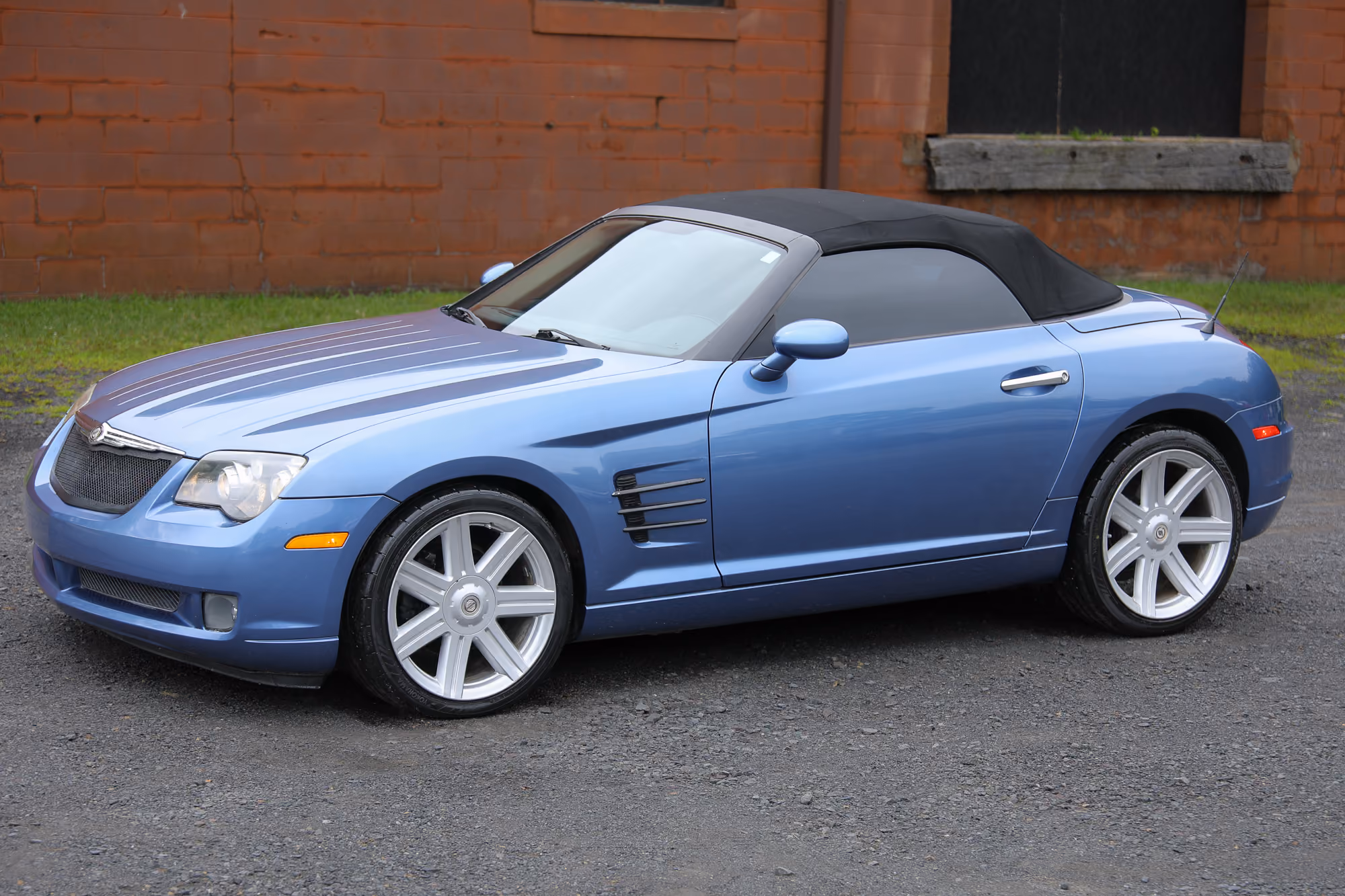 2005 Chrysler Crossfire Limited Roadster 2D