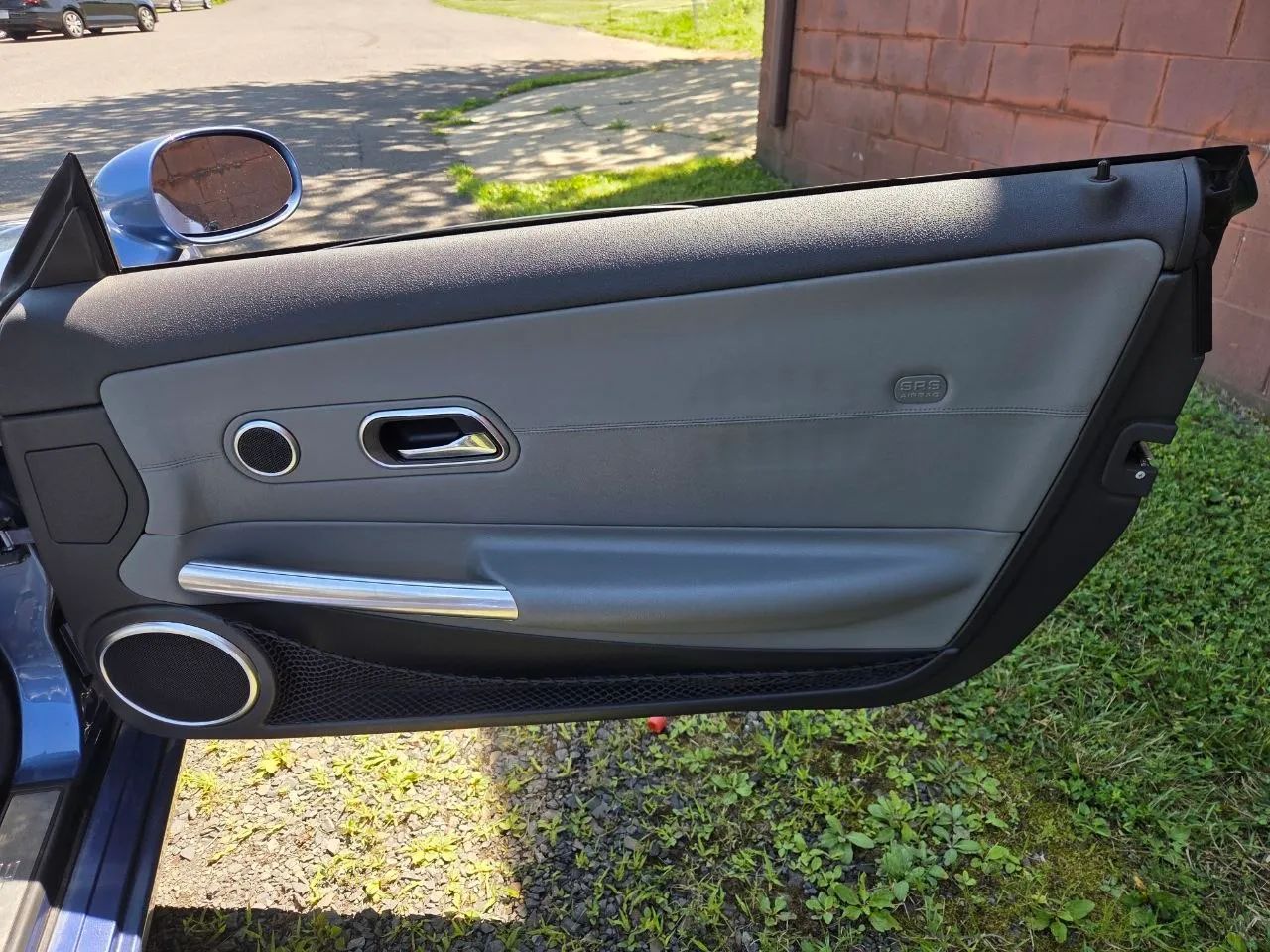 2005 Chrysler Crossfire Limited Roadster 2D — photo 29 of 73