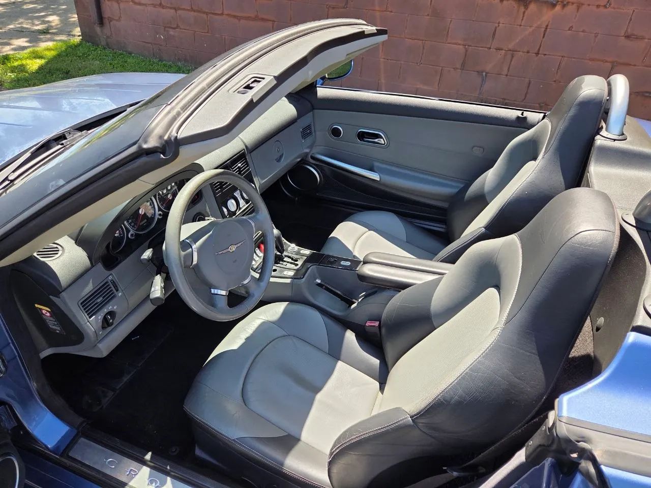 2005 Chrysler Crossfire Limited Roadster 2D — photo 17 of 73